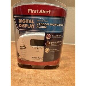 First Alert - Carbon Monoxide - Plug-In Alarm W/Battery Backup - C0615 - Sealed